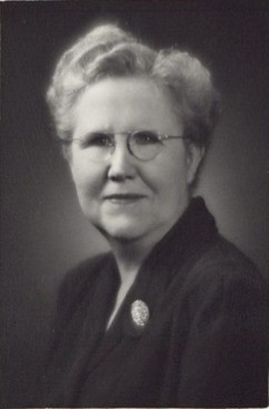 Portrait-style photo of Ms. Barfoot