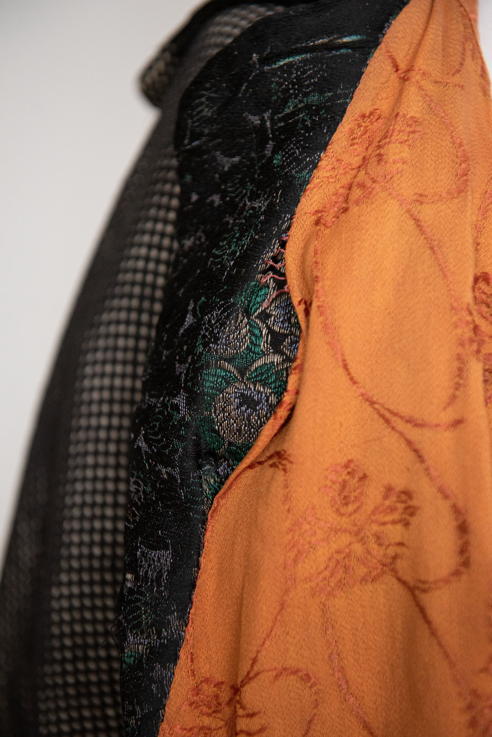 Matelassé cotton, silk jacquard lining