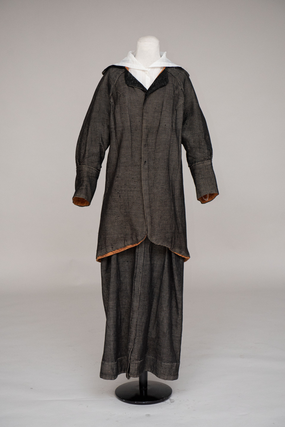 Women's suit, c. 1913 Matelassé cotton