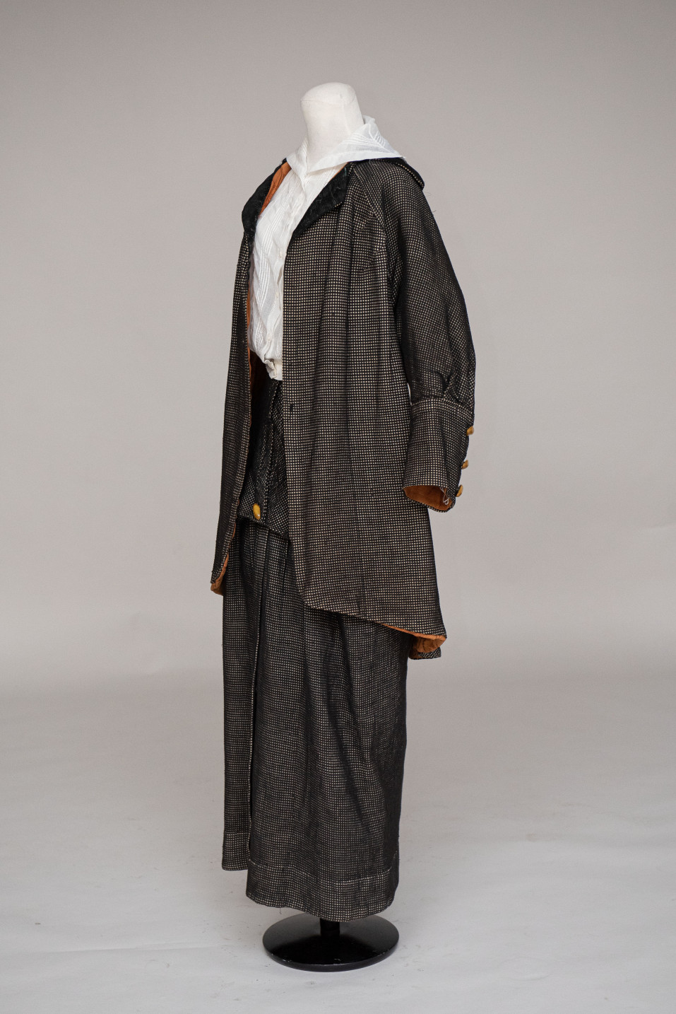 Women's suit, c. 1913 Matelassé cotton