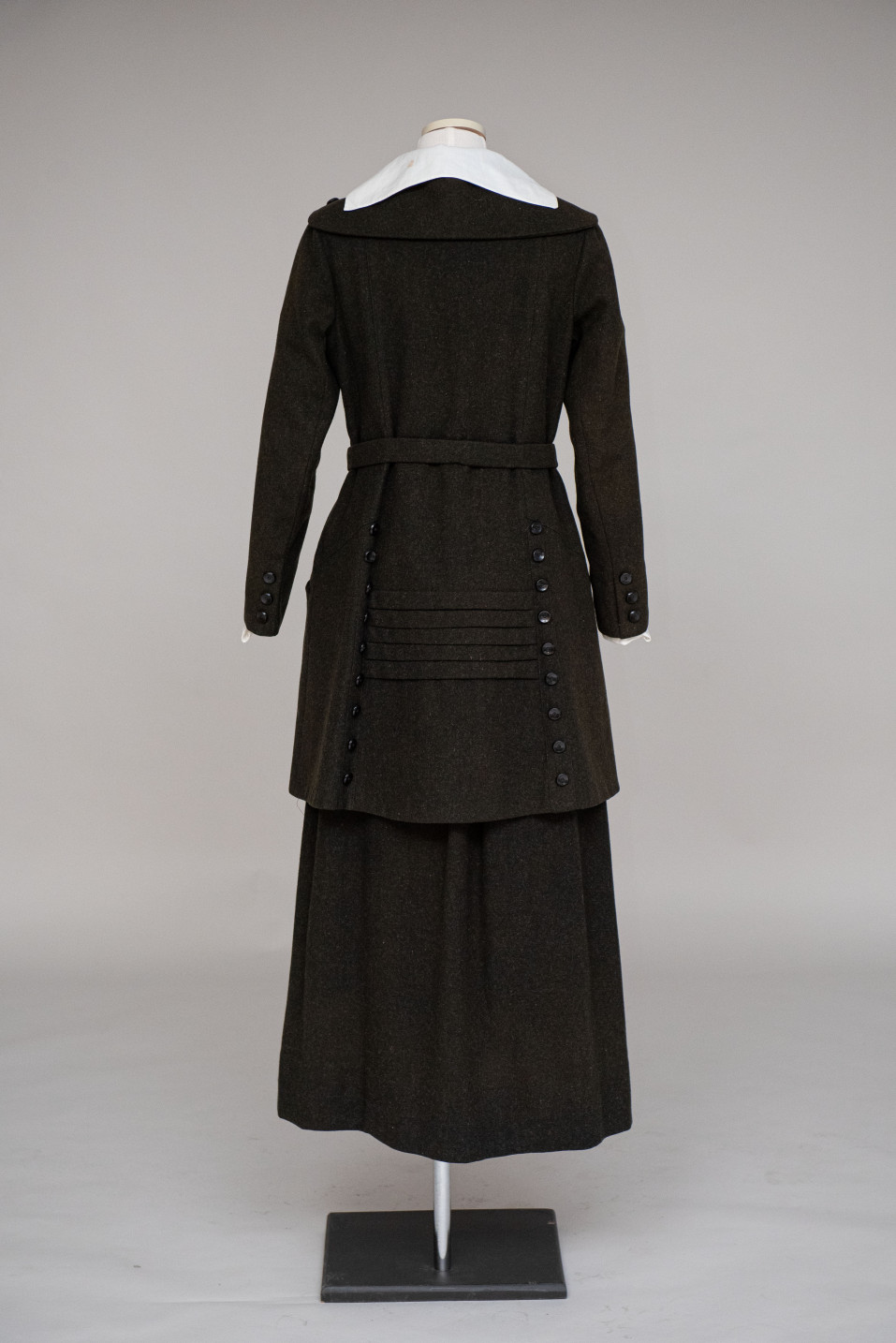 Women Suit c. 1915-1918, Wool, Grauerholz, 2011.3.5ab(1)