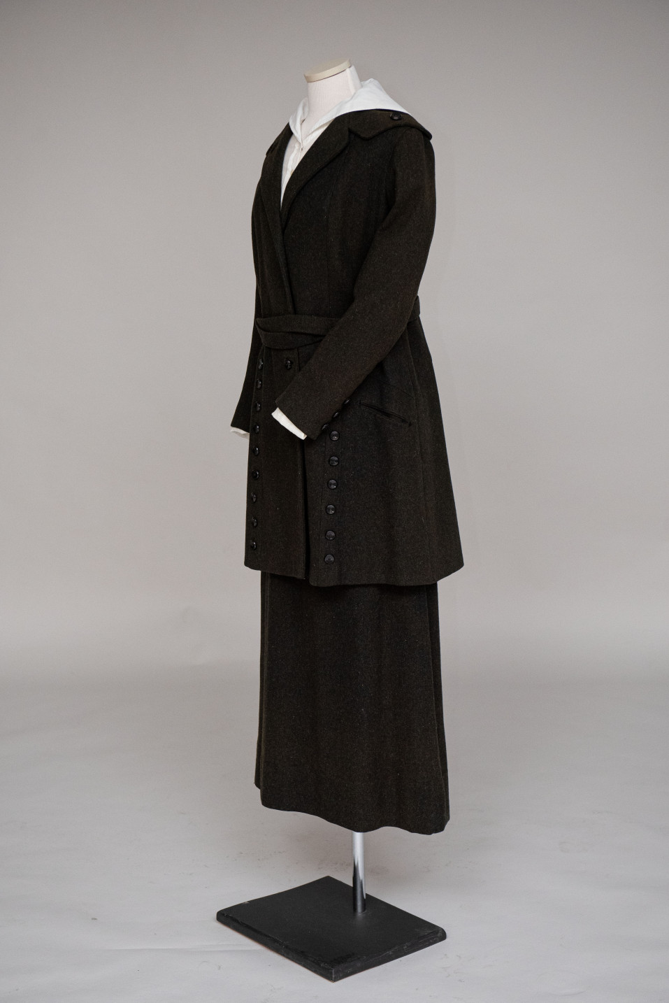 Women Suit c. 1915-1918, Wool, Grauerholz, 2011.3.5ab(2)