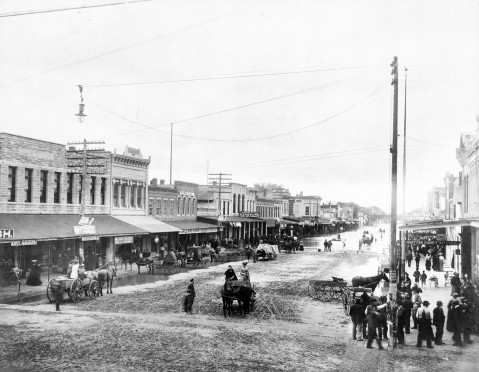 1903 View on Poyntz during the flood